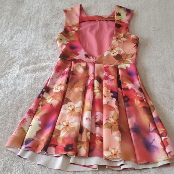 Dress - Picture 2 of 2